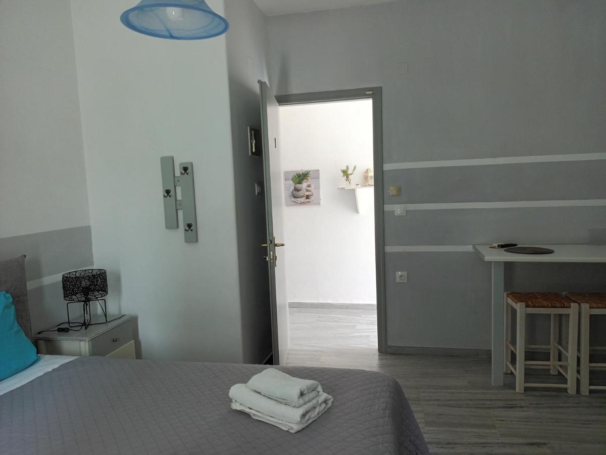 Athina'S Blue Studios Naousa  Bagian luar foto