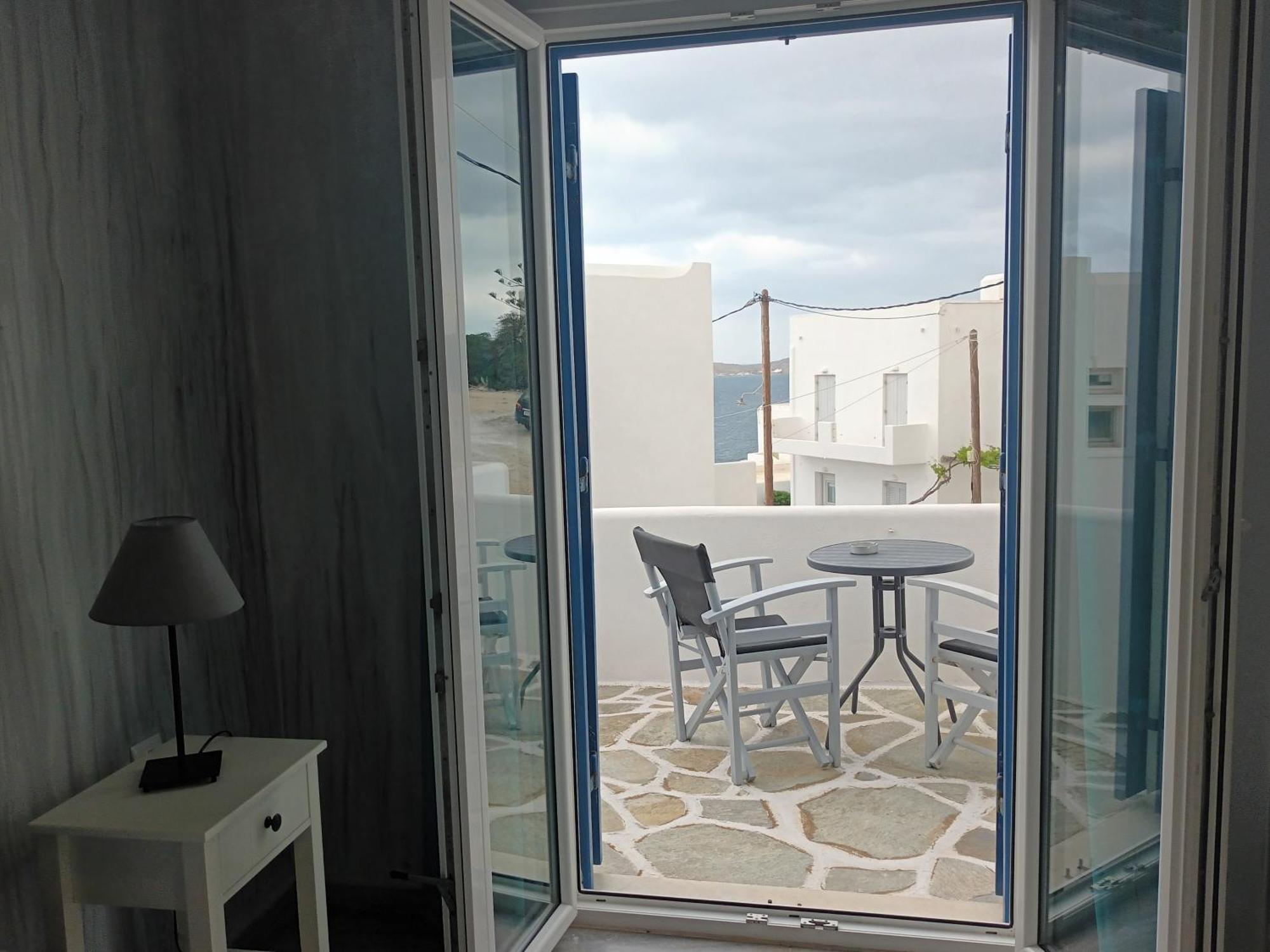 Athina'S Blue Studios Naousa  Bagian luar foto
