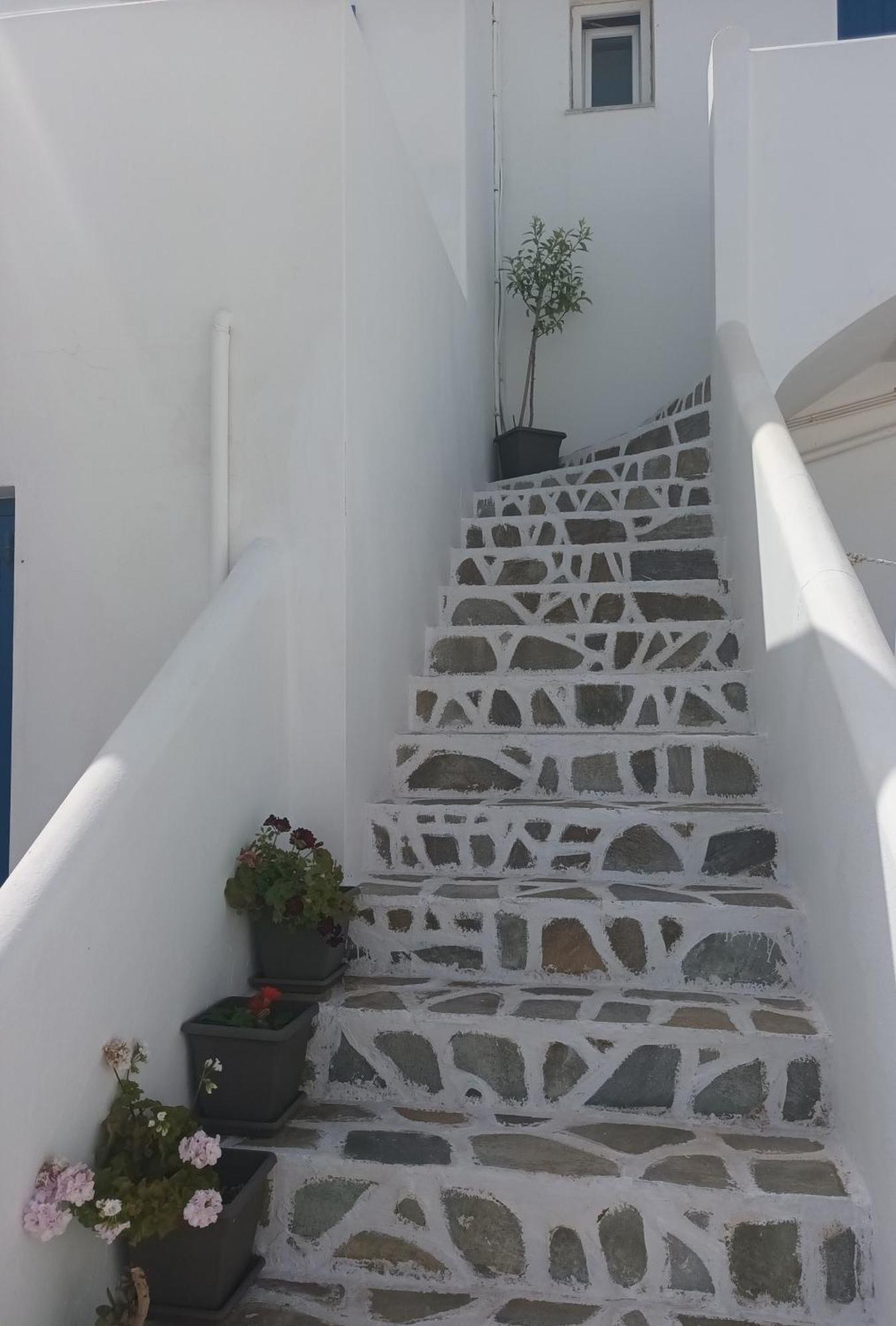 Athina'S Blue Studios Naousa  Bagian luar foto