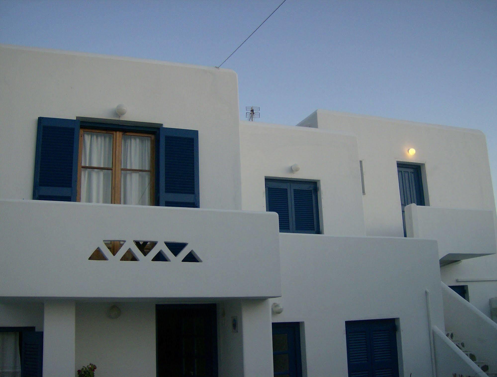 Athina'S Blue Studios Naousa  Bagian luar foto