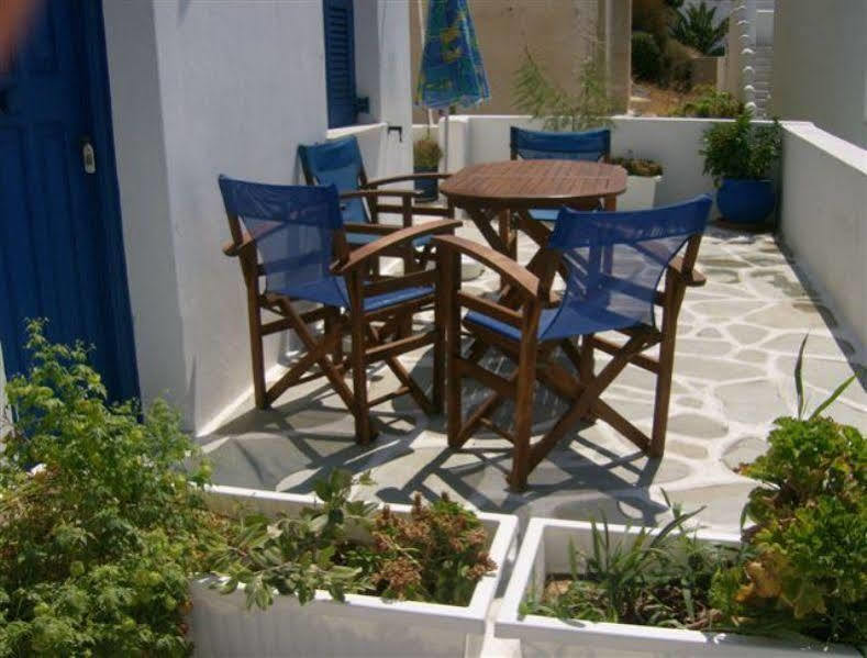 Athina'S Blue Studios Naousa  Bagian luar foto