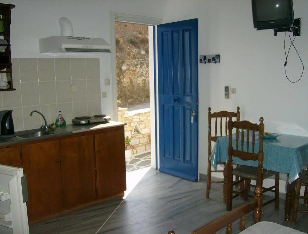Athina'S Blue Studios Naousa  Bagian luar foto