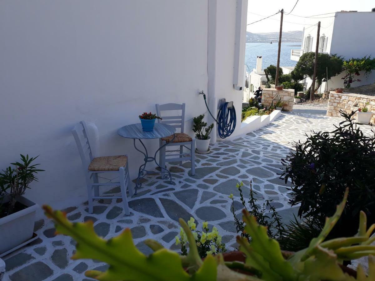 Athina'S Blue Studios Naousa  Bagian luar foto